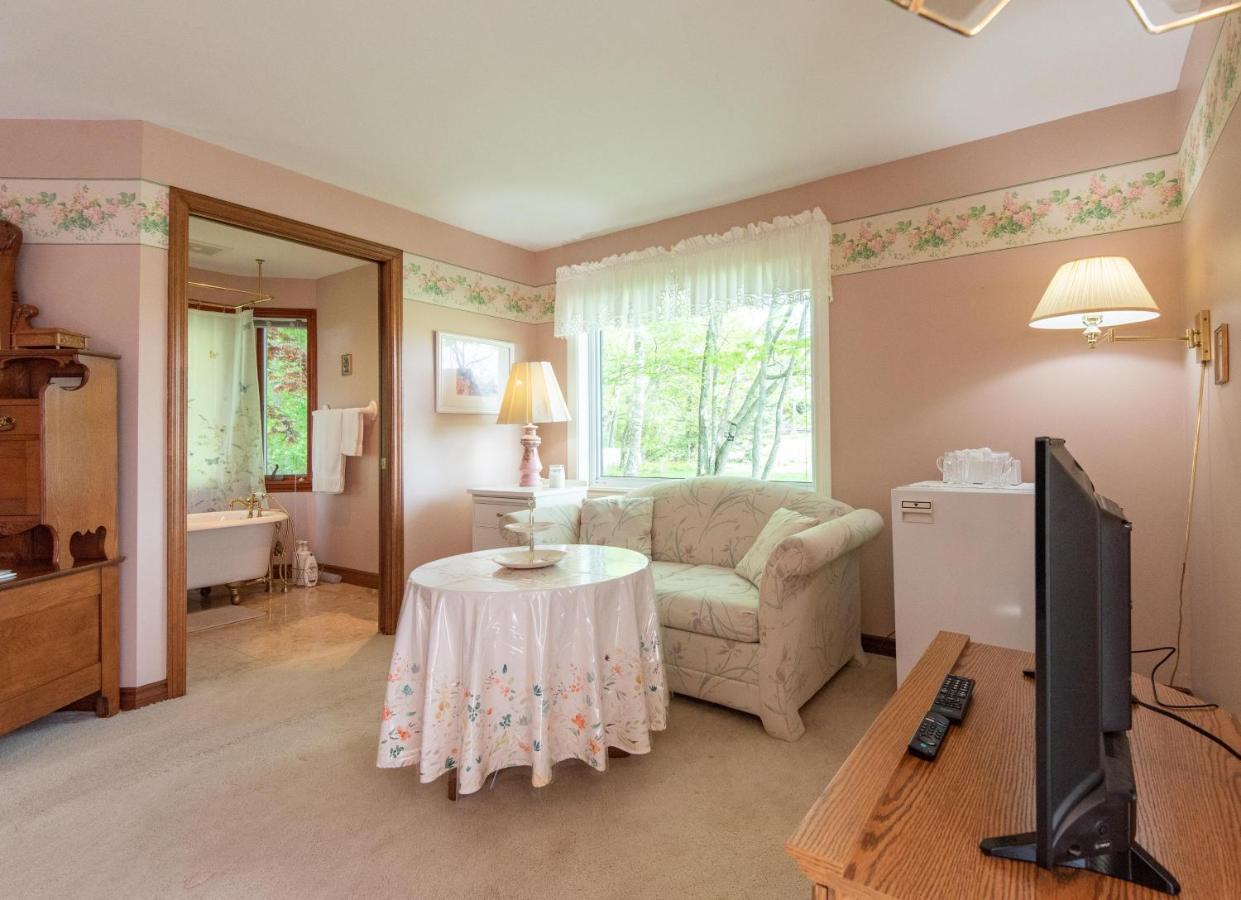 Chez Nous Bed & Breakfast Cornwall Екстериор снимка