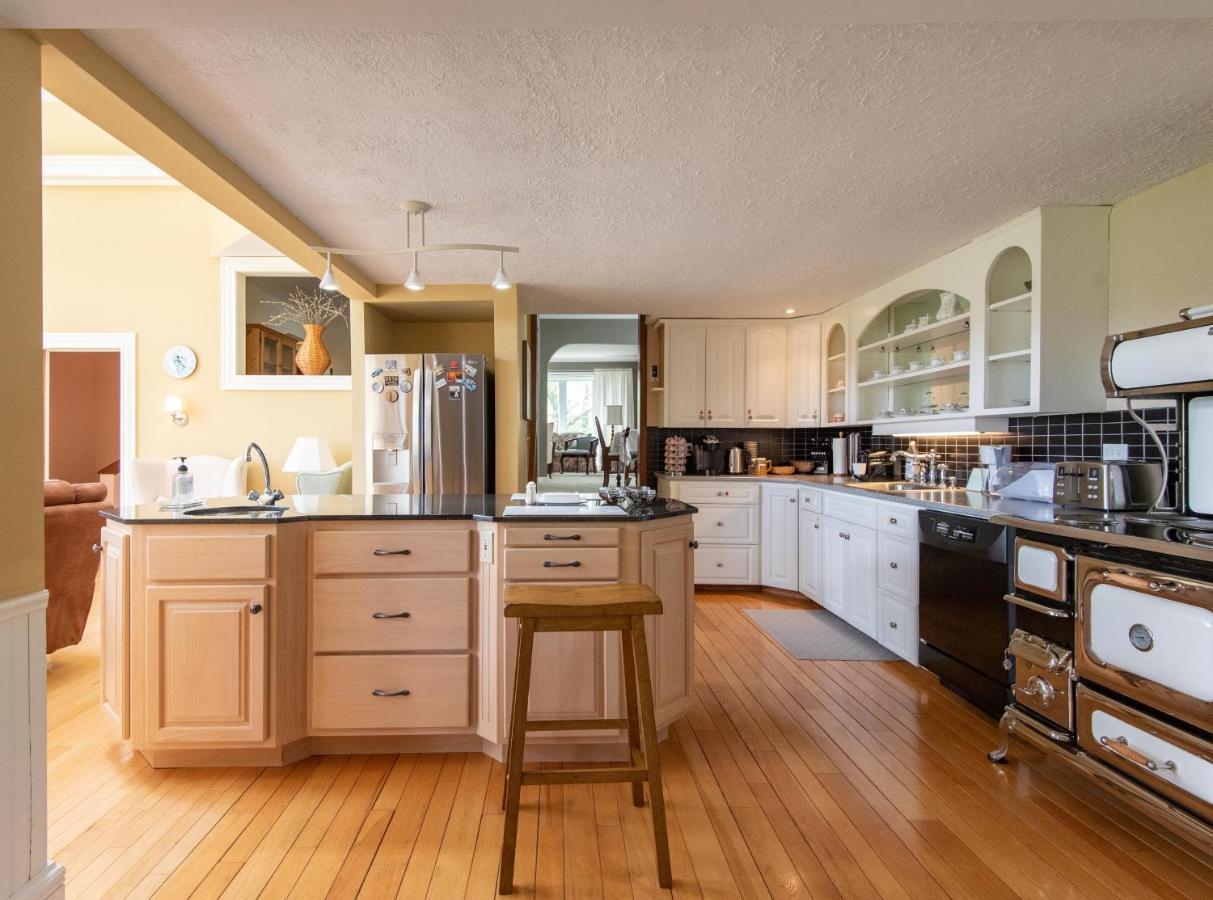 Chez Nous Bed & Breakfast Cornwall Екстериор снимка