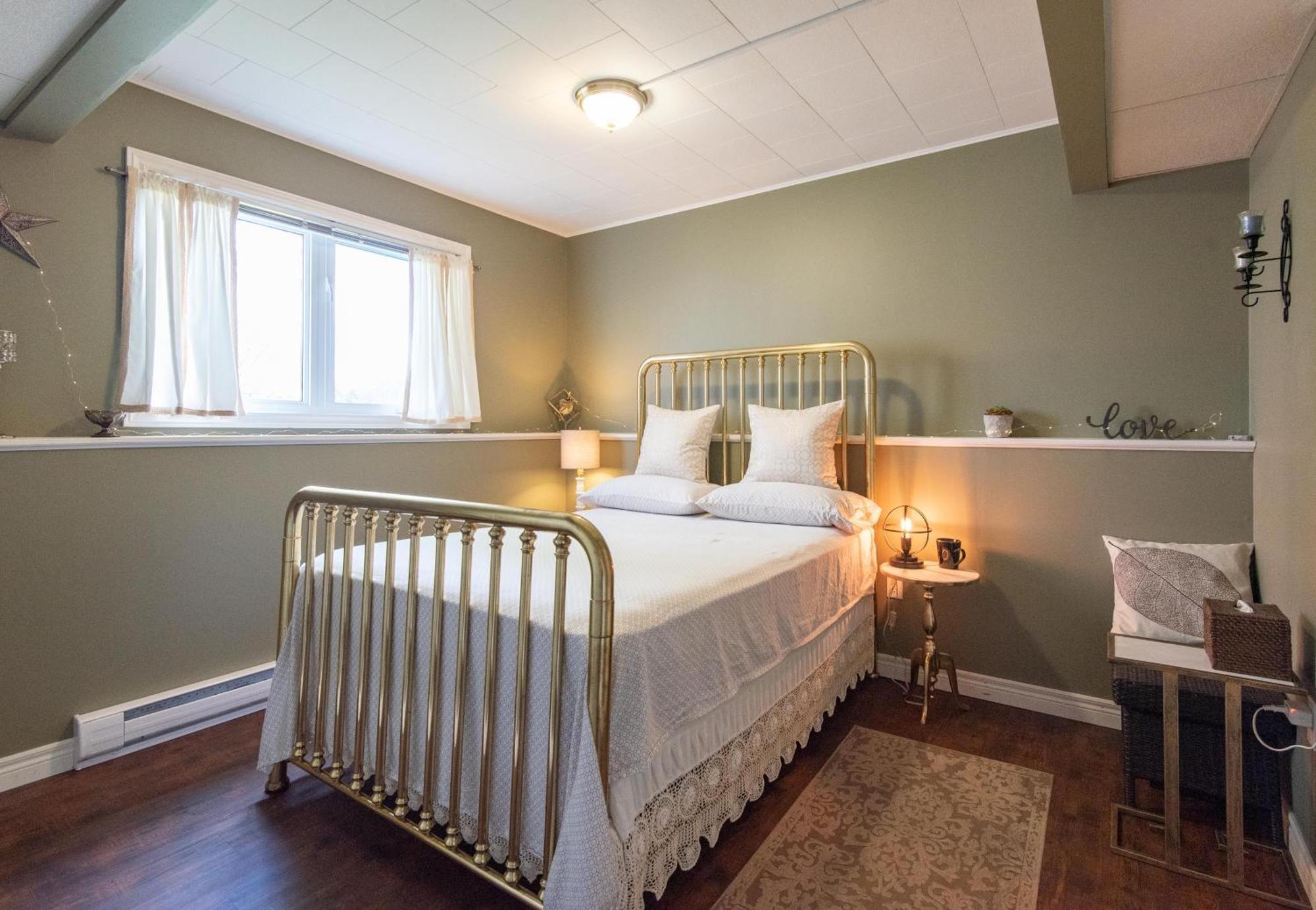 Chez Nous Bed & Breakfast Cornwall Екстериор снимка
